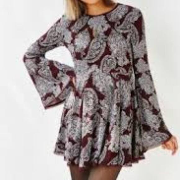 UO Urban Outfitters Ecote Sascha Bell Sleeve Paisley Red Dress Size Small - Picture 11 of 11